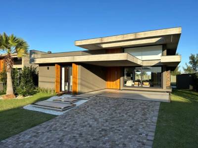 Casa em Condomínio 4 dormitórios para venda, CELEBRATION em Xangri-lá | Ref.: 3249