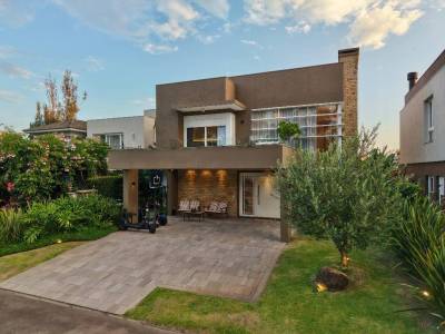 Casa em Condomínio 4 dormitórios para venda, MALIBU em Xangri-lá | Ref.: 3555